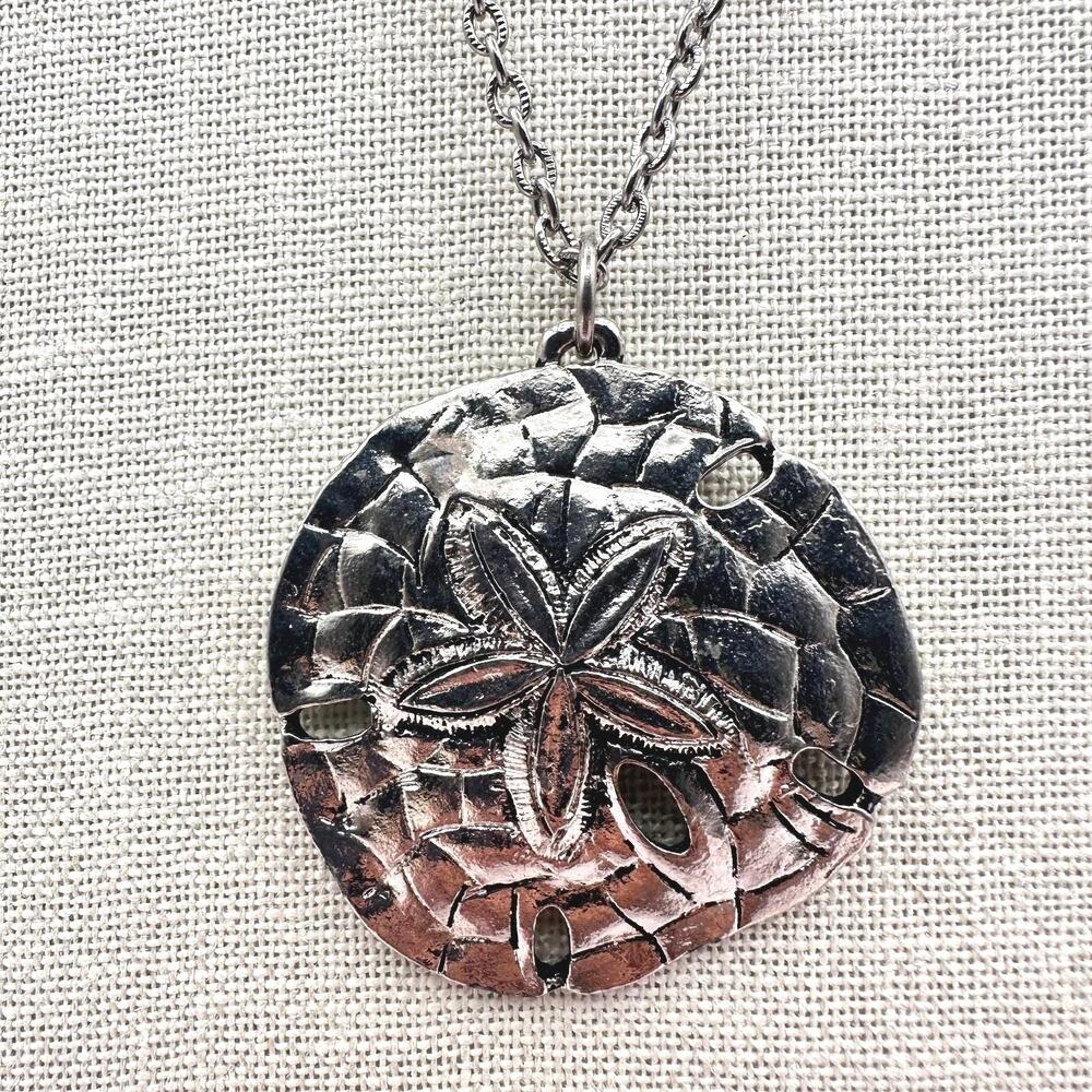 Vintage Y2K Sand Dollar Pendant Necklace Silver Tone Women's Classic Jewelry 90s